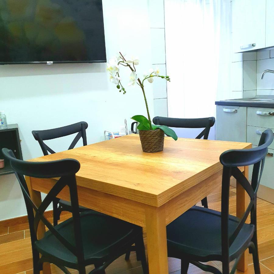 Old Town House Neapel